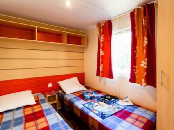 Camping Lascaux Vacances - Cottage Borie chambre
